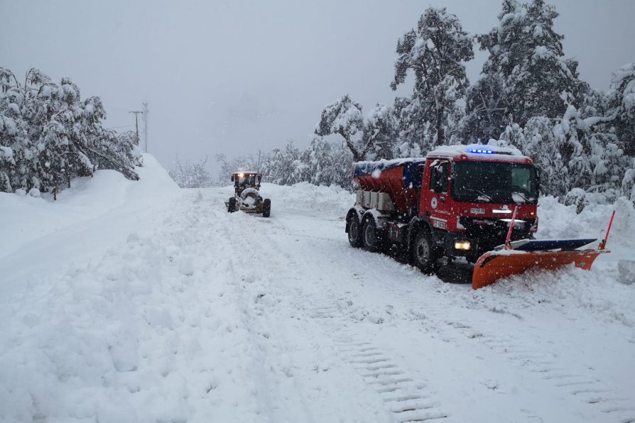 ANTE INTENSAS NEVADAS DELEGADO ENCABEZA COORDINACIONES PARA RESGUARDO DE VECINOS/AS