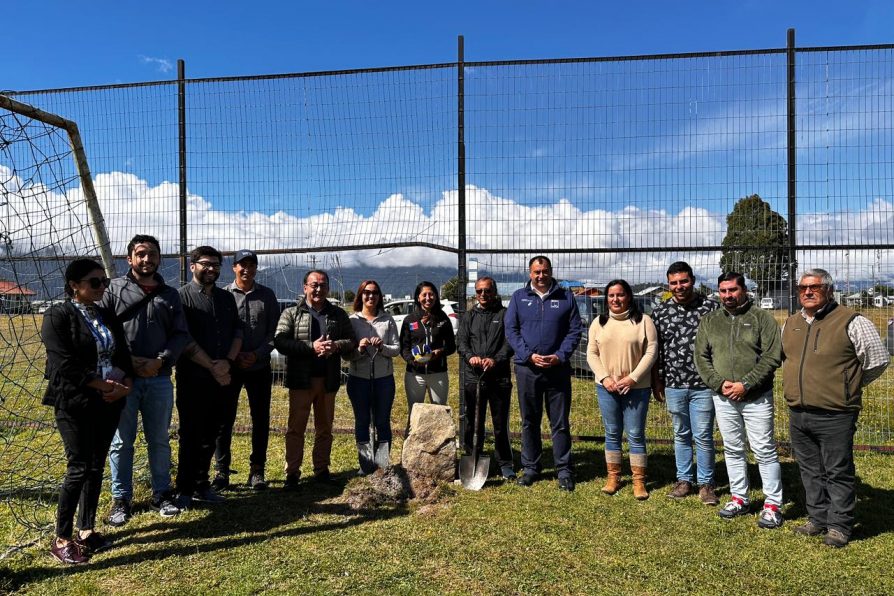 CON PRESENCIA DE AUTORIDADES REGIONALES, SE PUSO LA PRIMERA PIEDRA DE LAS OBRAS DE CONSERVACIÓN DEL ESTADIO DE CHAITÉN